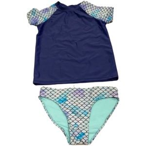 George 3 piece Swimwear.  Short sleeve rash guard, and  bikini set  Size: 7/8y